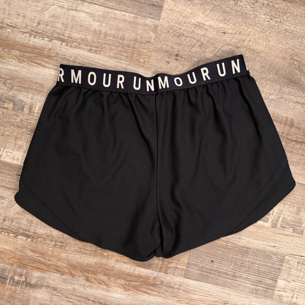 Under Armour HeatGear Shorts Women’s Medium Black Athletic Running Gym Shorts - Picture 2 of 3